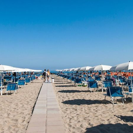 Hotel Prestige Cattolica Esterno foto