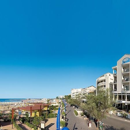 Hotel Prestige Cattolica Esterno foto
