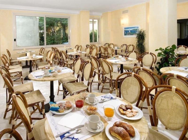 Hotel Prestige Cattolica Esterno foto