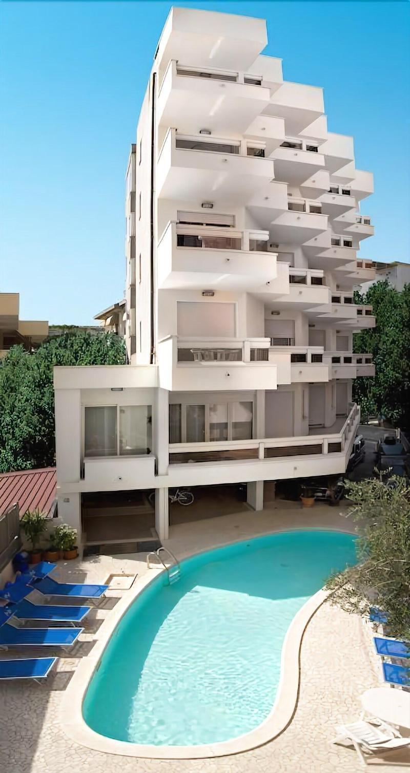 Hotel Prestige Cattolica Esterno foto