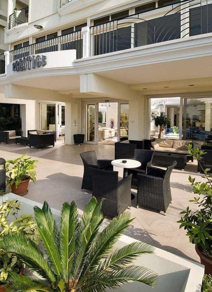 Hotel Prestige Cattolica Esterno foto