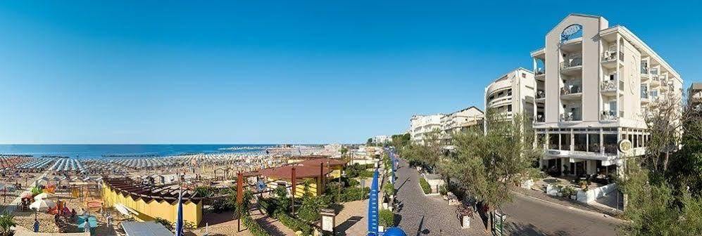 Hotel Prestige Cattolica Esterno foto
